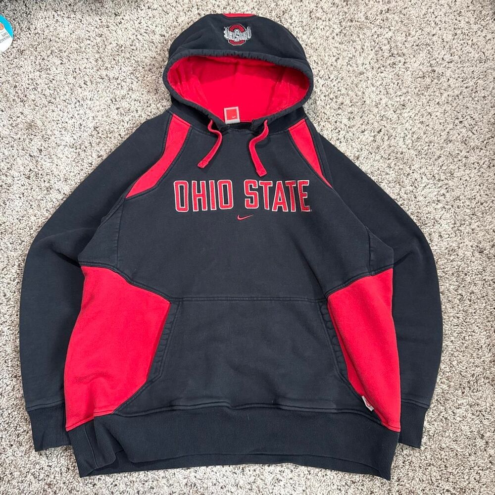 Nike Men's Black and Red Hoodie
